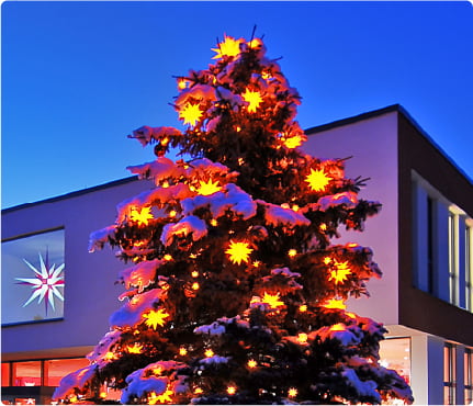 Sterne am Weihnachtsbaum